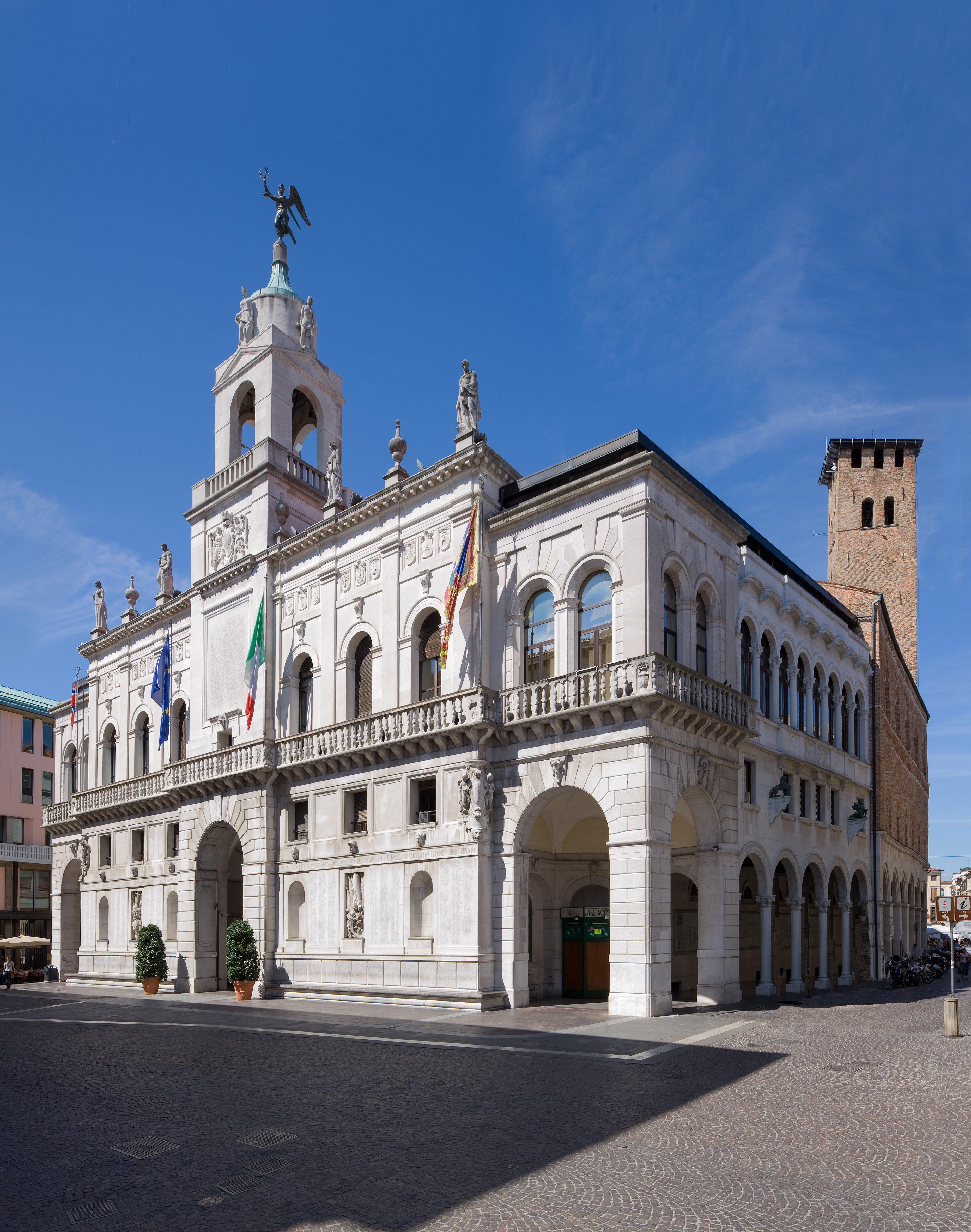 Palazzo-Moroni-municipio2